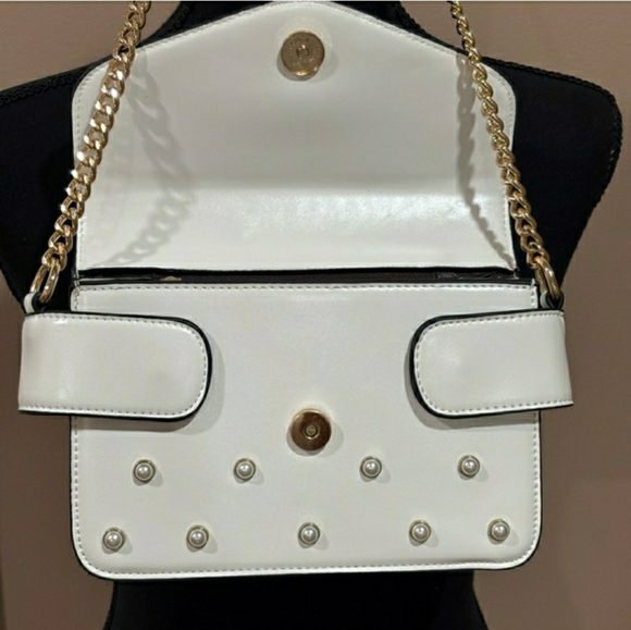 Golden Bee Rhinestone & Faux Pearl Embellished White Shoulder Bag w/ Gold Chain - Picture 10 of 11